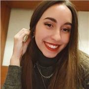 Futura profesora de infantil que imparte clases de inglés dirigida a niños de entre 5 a 12 años